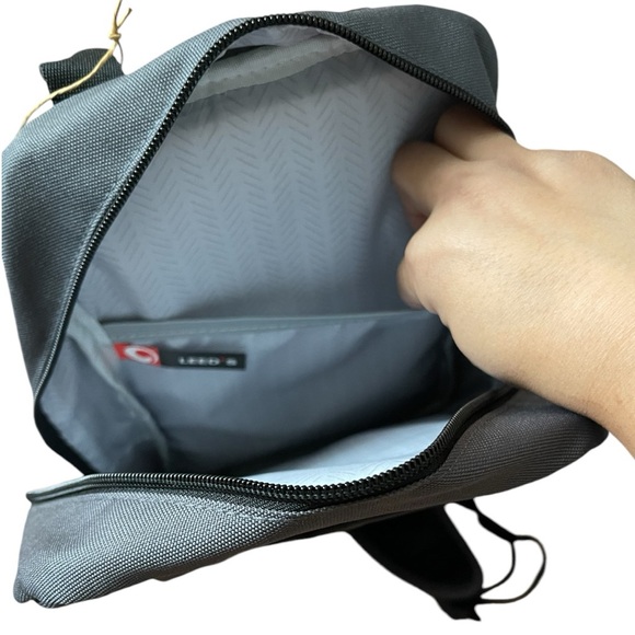 ONE OF A KIND & RARE TIKTOK Recycled Sling Bag ✨BRAND NEW NWT ✨Color: Gray - Picture 5 of 11